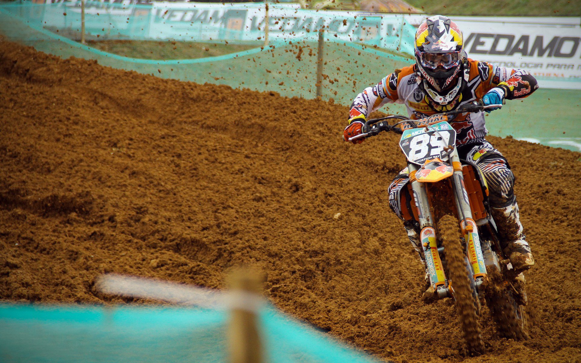 “意甲争冠大戏：几大豪门逐鹿难分胜负”，意甲传统三大豪门