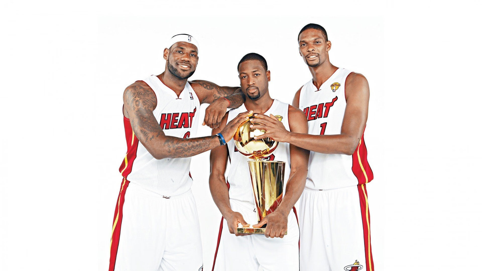 “英超积分战逐渐升温，强队士气高昂”，英超积分榜超